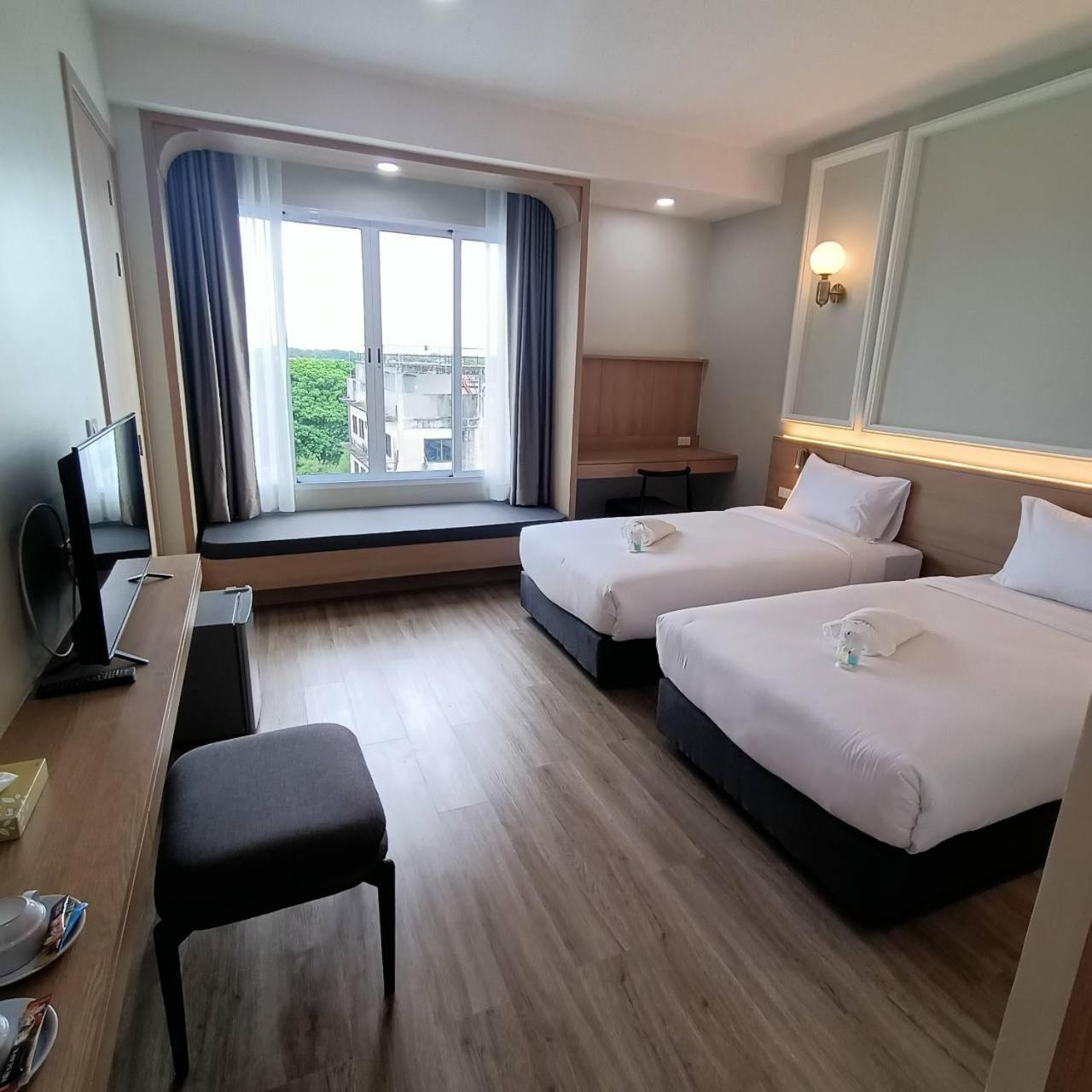 Mayflower Grande Suite Hotel Phitsanulok Zewnętrze zdjęcie