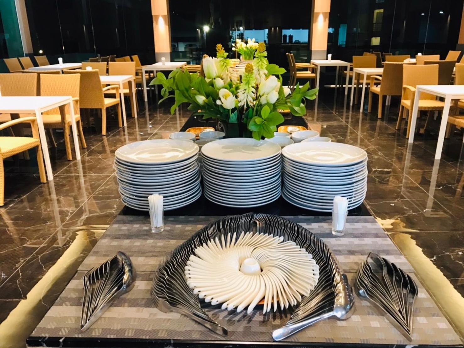 Mayflower Grande Suite Hotel Phitsanulok Zewnętrze zdjęcie