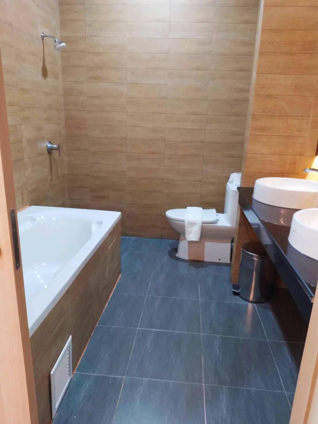 Mayflower Grande Suite Hotel Phitsanulok Zewnętrze zdjęcie