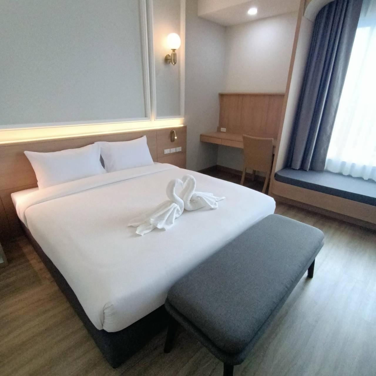 Mayflower Grande Suite Hotel Phitsanulok Zewnętrze zdjęcie