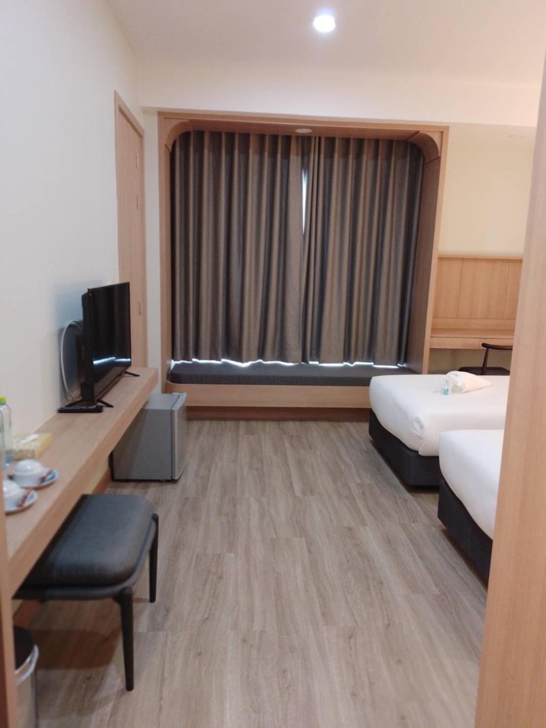 Mayflower Grande Suite Hotel Phitsanulok Zewnętrze zdjęcie